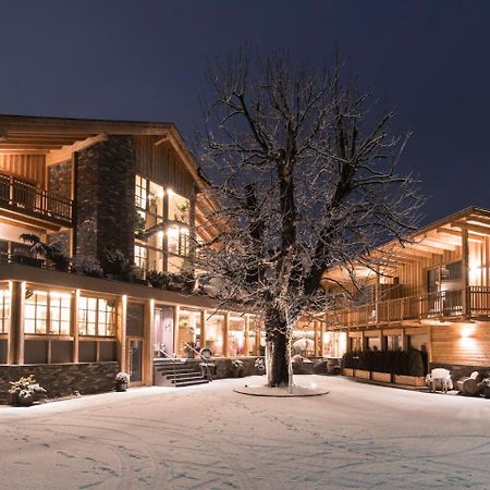 Hotel Gasthof Hoellriegl Sarentino Exterior foto