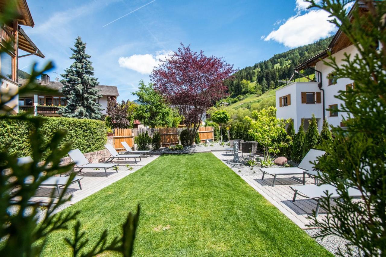 Hotel Gasthof Hoellriegl Sarentino Exterior foto