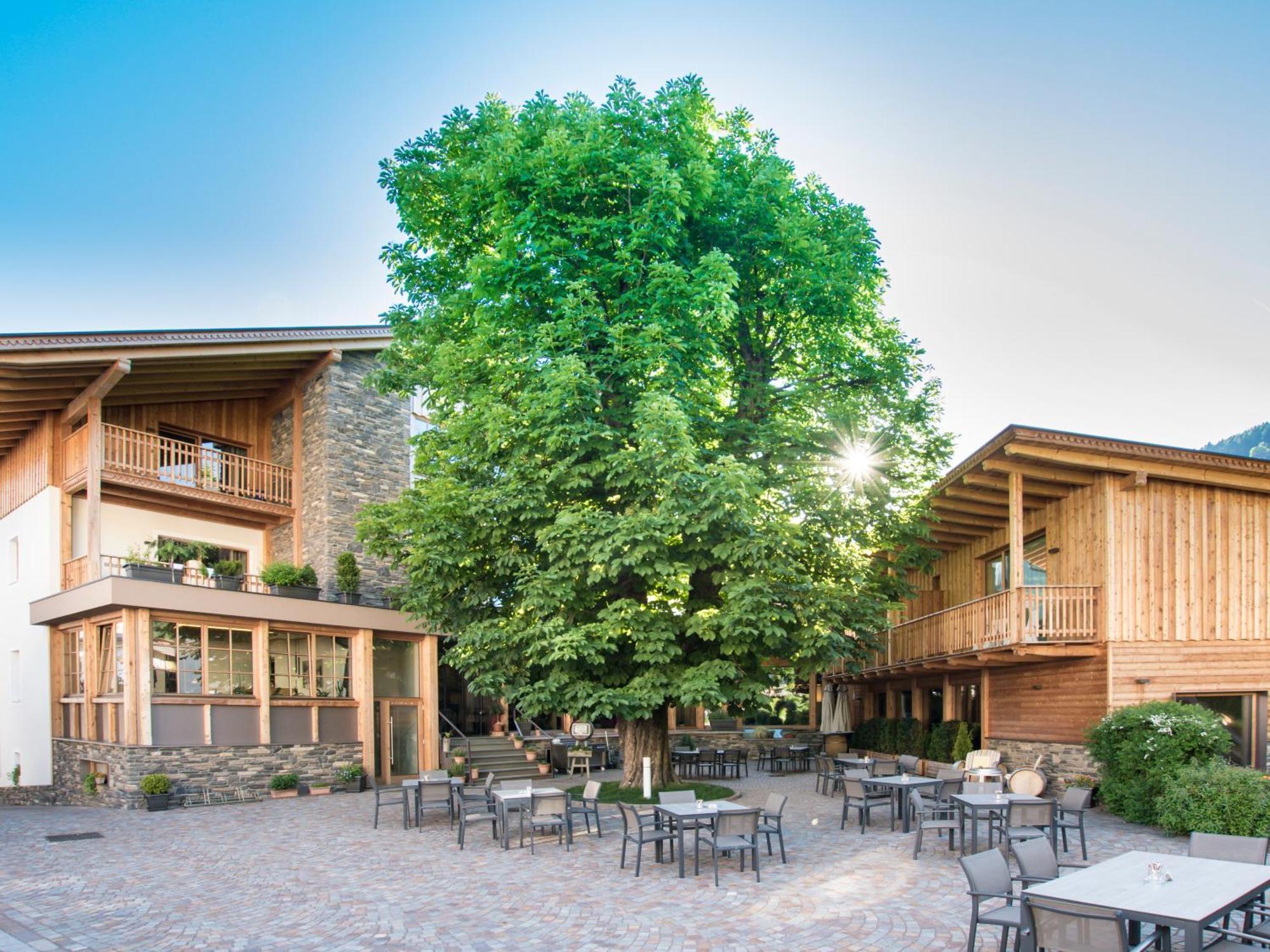 Hotel Gasthof Hoellriegl Sarentino Exterior foto