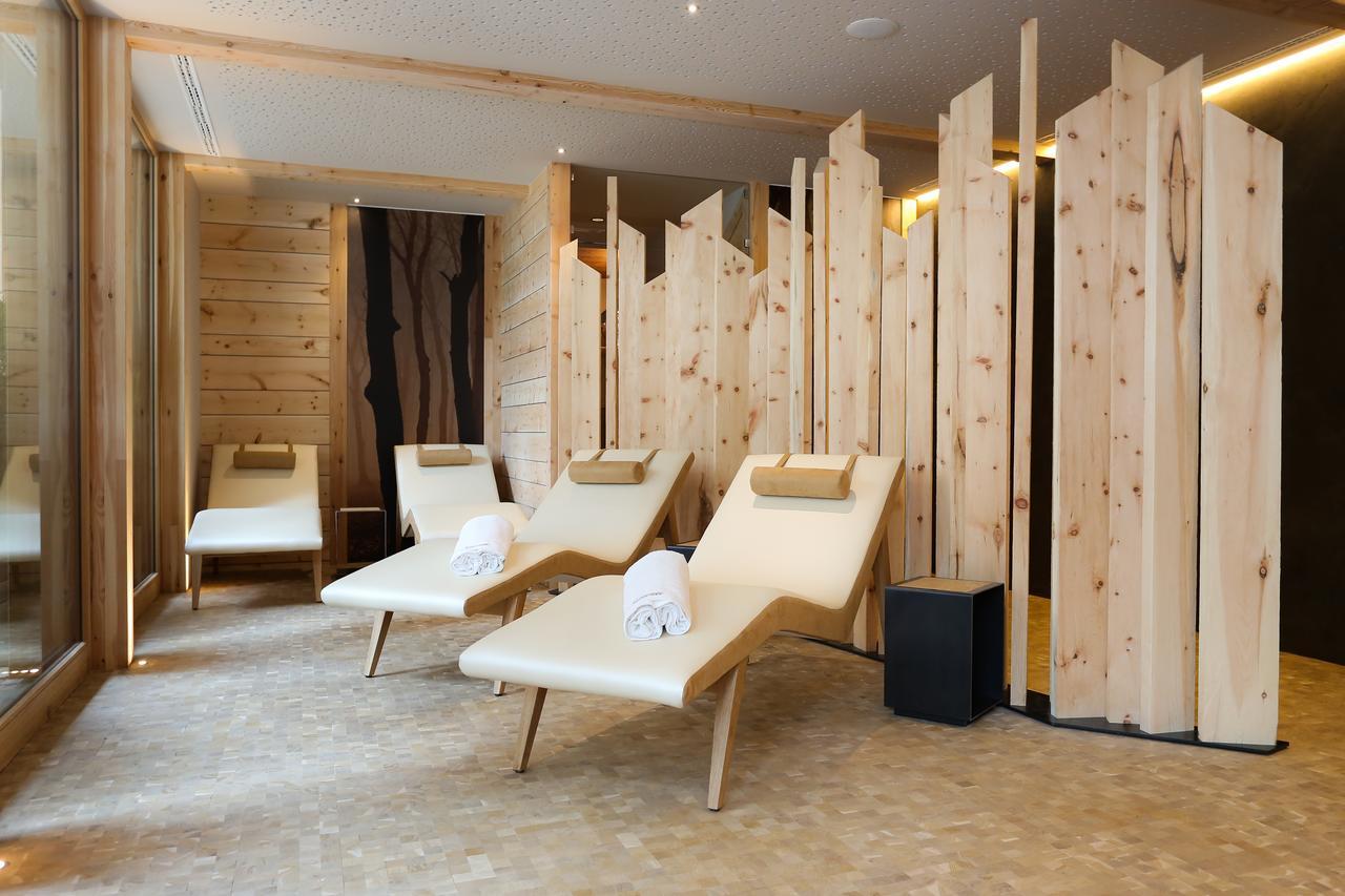 Hotel Gasthof Hoellriegl Sarentino Exterior foto