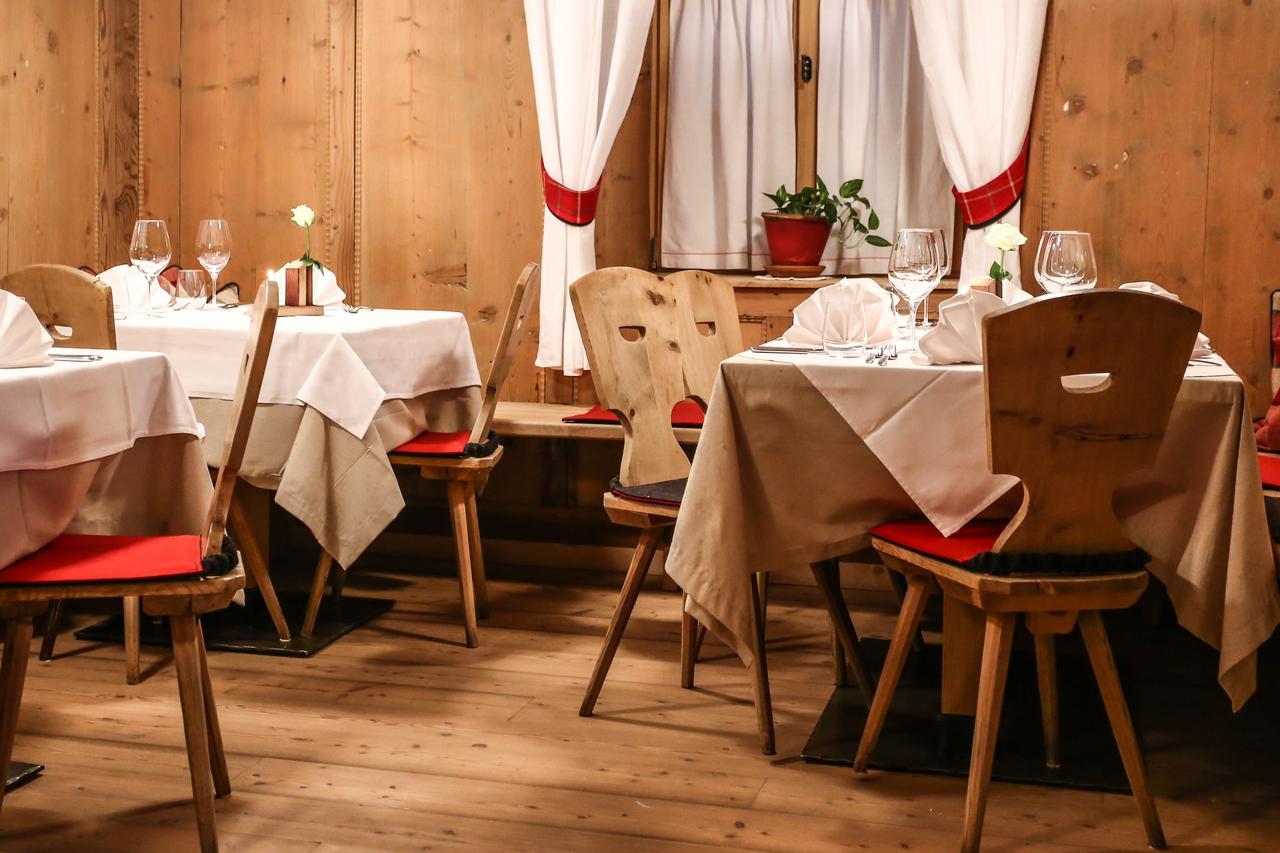 Hotel Gasthof Hoellriegl Sarentino Exterior foto