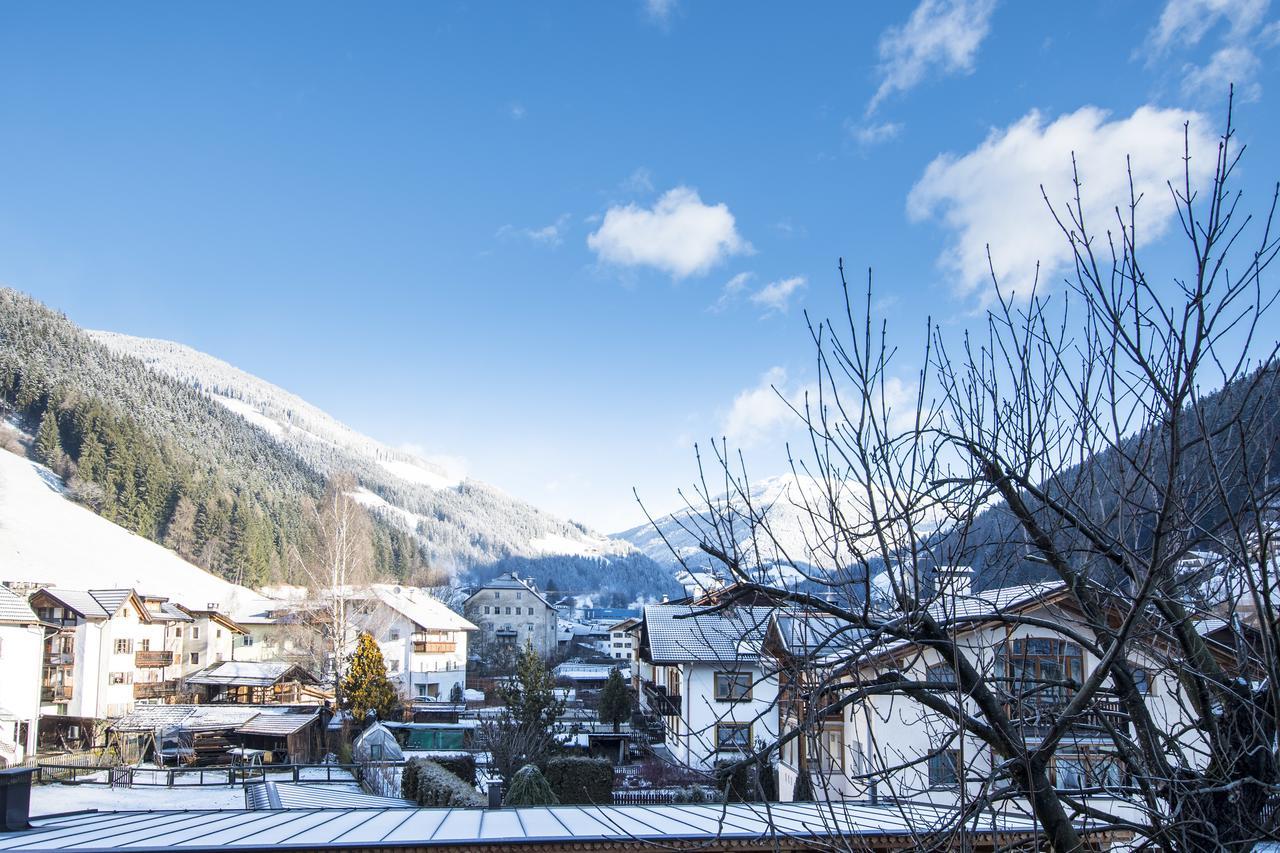 Hotel Gasthof Hoellriegl Sarentino Exterior foto